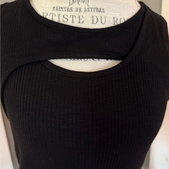 Nine West Black Ribbed Cutout Tank Top - Picture 2 of 7